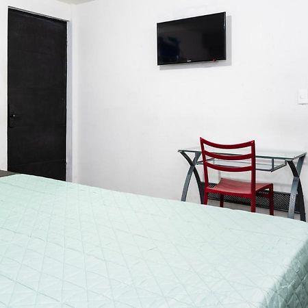 Adhoc Express Hotel Монтерей Екстериор снимка
