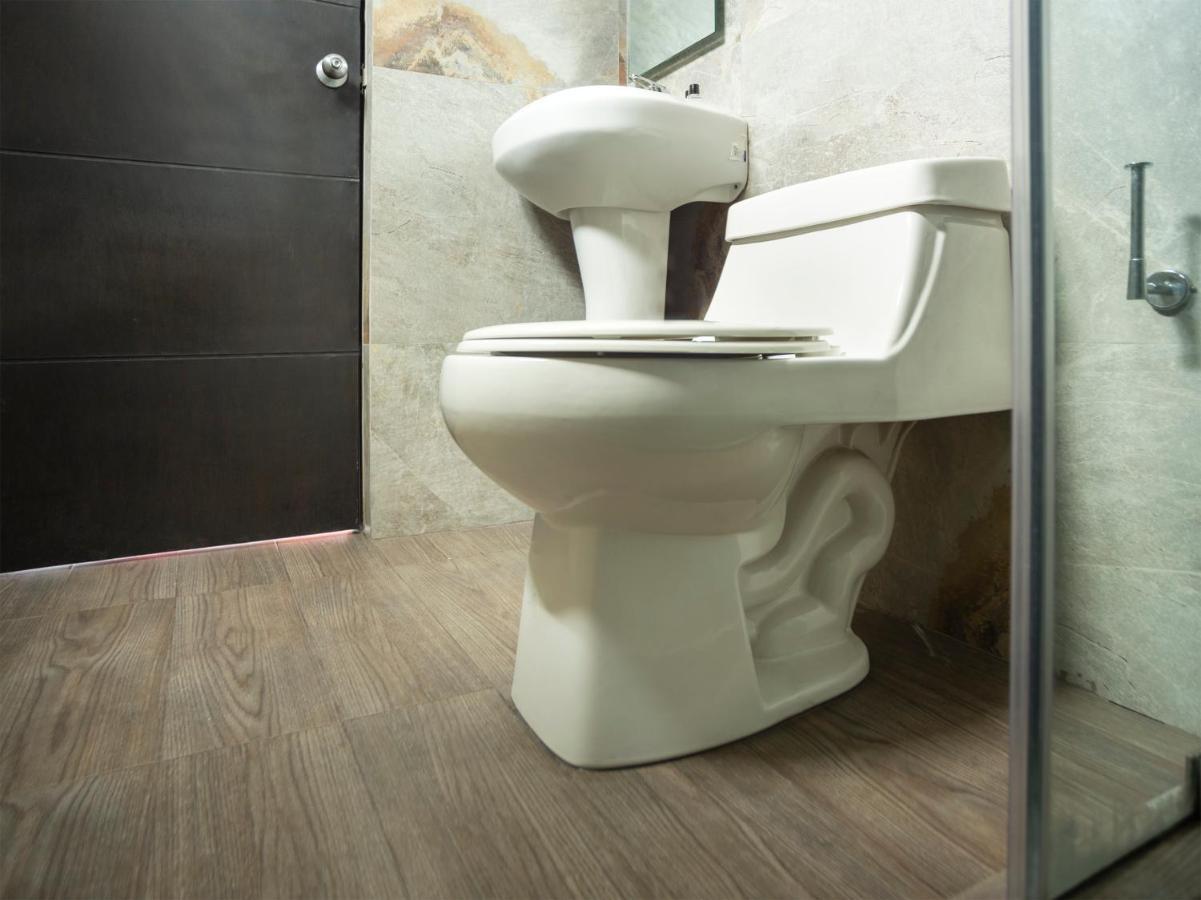 Adhoc Express Hotel Монтерей Екстериор снимка