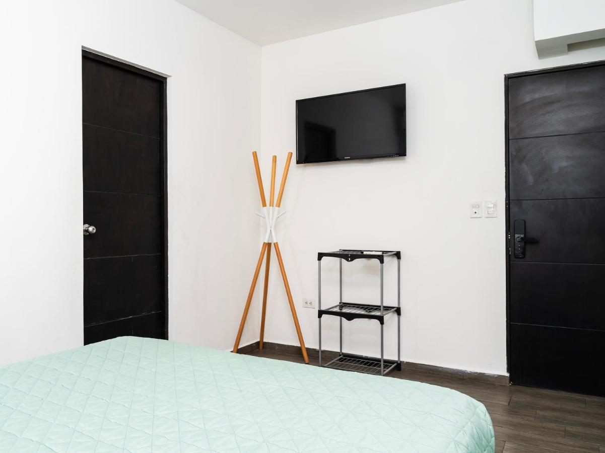 Adhoc Express Hotel Монтерей Екстериор снимка