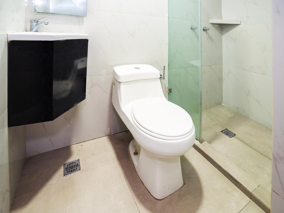 Adhoc Express Hotel Монтерей Екстериор снимка