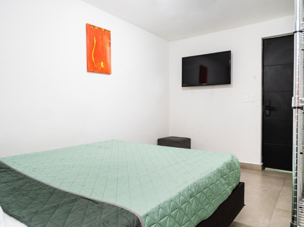 Adhoc Express Hotel Монтерей Екстериор снимка
