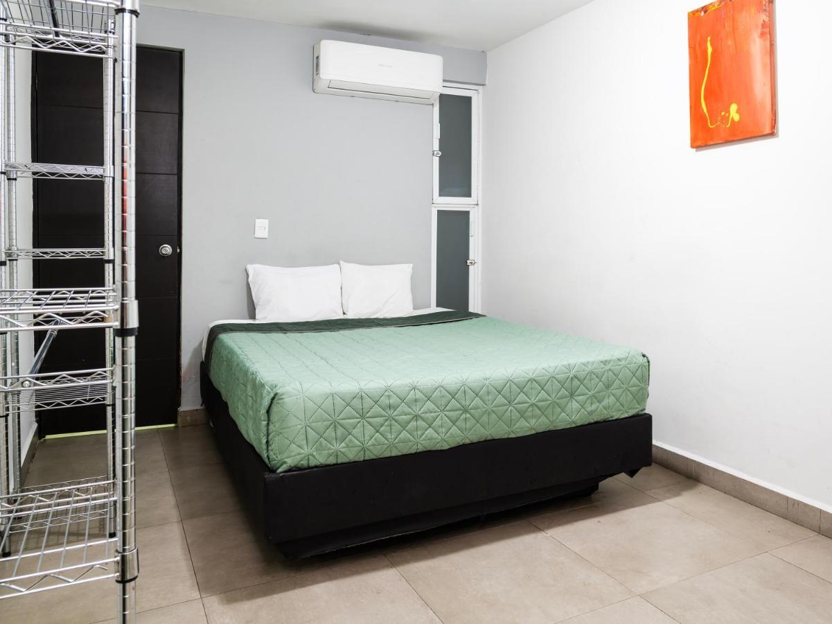 Adhoc Express Hotel Монтерей Екстериор снимка